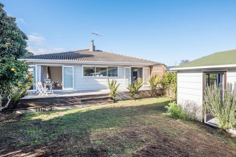Photo of property in 9 Nugget Grove, Raumati Beach, Paraparaumu, 5032
