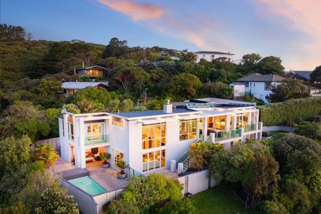Photo of property in 32 Roys Road, Plimmerton, Porirua, 5026