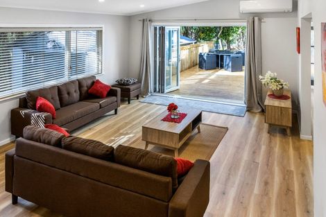 Photo of property in 45 Park Road, Titirangi, Auckland, 0604