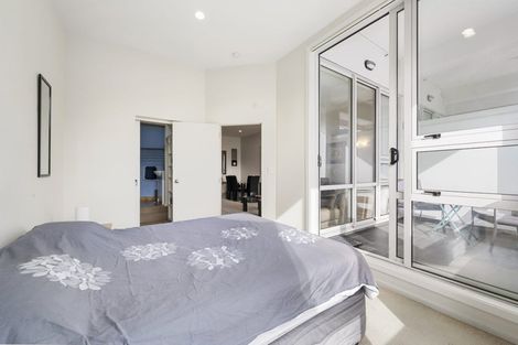 Photo of property in Stadium Garden Flats, 205/107 Thorndon Quay, Pipitea, Wellington, 6011