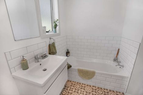 Photo of property in 27 Essex Street, Stratford, 4332