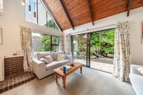 Photo of property in 42 Amapur Drive, Khandallah, Wellington, 6035