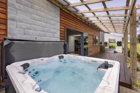 Photo of property in 198 Ngatimaru Road, Tikorangi, Waitara, 4383
