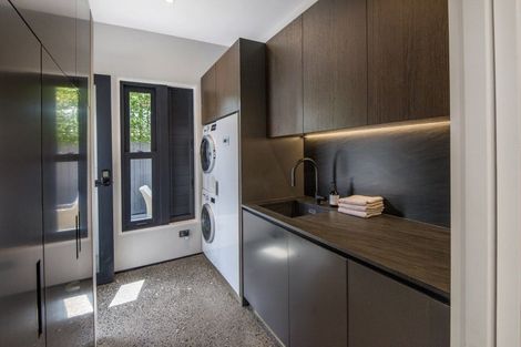 Photo of property in 11 Cheltenham Road, Devonport, Auckland, 0624