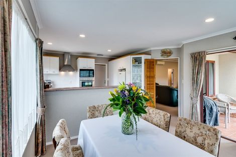 Photo of property in 28 Balmoral Street, Taradale, Napier, 4112