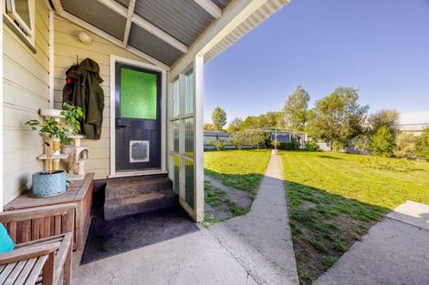 Photo of property in 8 Russell Street, Otane, 4202