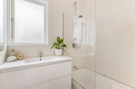 Photo of property in 1/28 Fairclough Road, Beach Haven, Auckland, 0626