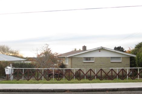 Photo of property in 37 Kaitawa Crescent, Paraparaumu, 5032