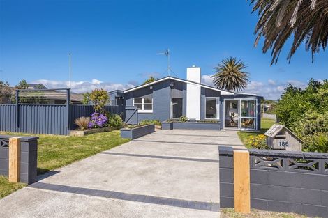 Photo of property in 186 Manly Street, Paraparaumu Beach, Paraparaumu, 5032