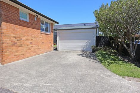 Photo of property in 3 Tracey Terrace, Te Atatu South, Auckland, 0602