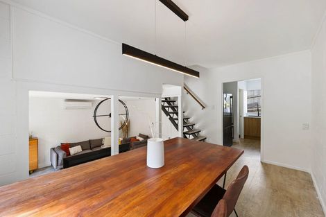 Photo of property in 3/52 Fruitvale Road, New Lynn, Auckland, 0600