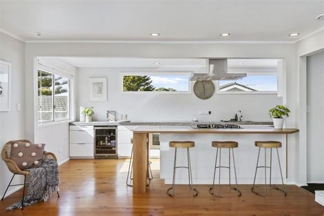 Photo of property in 46 Lynden Avenue, Hillcrest, Auckland, 0627