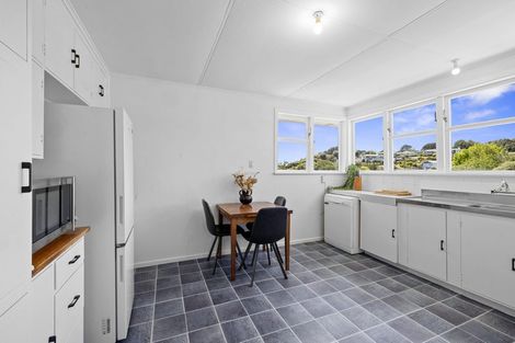 Photo of property in 12 Regent Place, Blagdon, New Plymouth, 4310