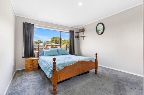 Photo of property in 2/2 Forsythe Place, Massey, Auckland, 0614