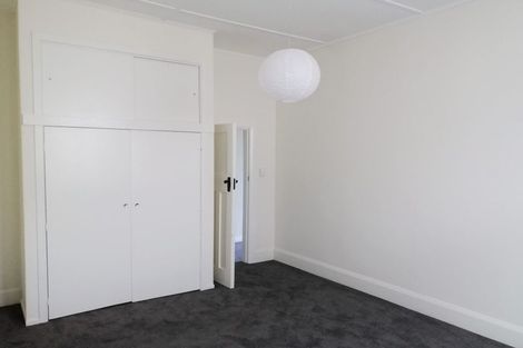 Photo of property in 123 Onepu Road, Lyall Bay, Wellington, 6022
