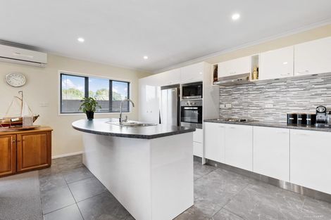 Photo of property in 21 Whitbourne Heights, Manurewa, Auckland, 2105