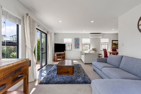 Photo of property in 3/64 Schnapper Rock Road, Schnapper Rock, Auckland, 0632