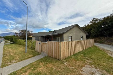 Photo of property in 14mt Aspiring College, 131 Plantation Road, Wanaka, 9305