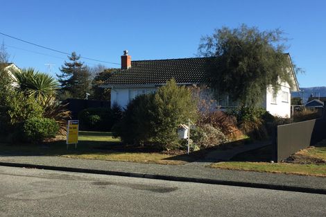 Photo of property in 8 Holmes Street, Waimate, 7924