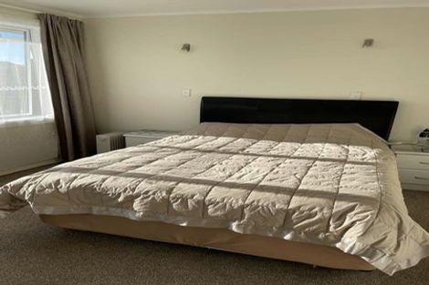 Photo of property in 47 Greenslade Crescent, Northcote, Auckland, 0627