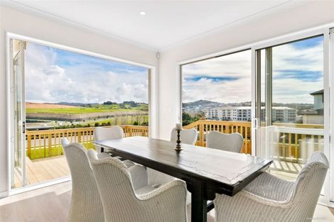 Photo of property in 27 Maka Terrace, Orewa, 0931