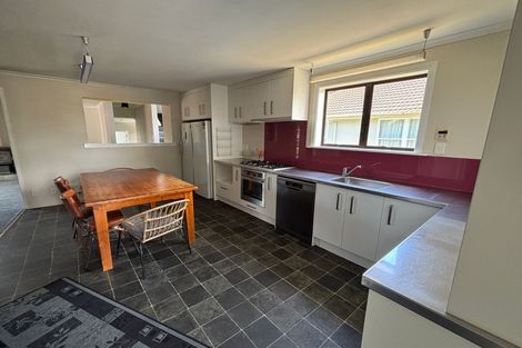 Photo of property in 15 Seddon Street, Takaro, Palmerston North, 4412