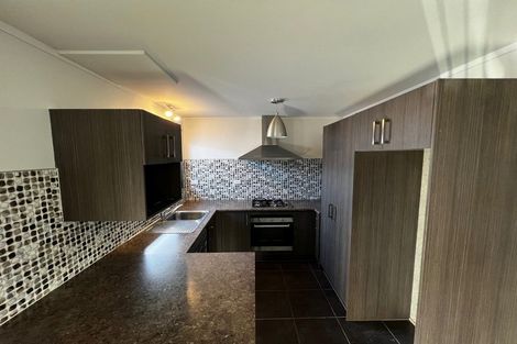 Photo of property in 1/6 Manuka Road, Glenfield, Auckland, 0629