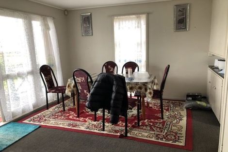 Photo of property in 17 Manuroa Road, Takanini, 2112