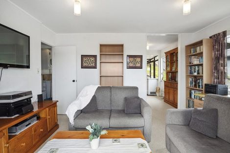 Photo of property in 1/17 Dianthus Place, Browns Bay, Auckland, 0630