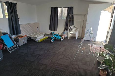 Photo of property in 56 Kenmore Street, Newlands, Wellington, 6037