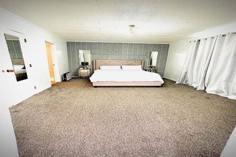 Photo of property in 11c Bamboo Grove, Kelston, Auckland, 0602