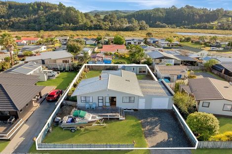 Photo of property in 104 Mayfair Avenue, Whangamata, 3620