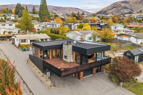Photo of property in 148 Warren Street, Wanaka, 9305