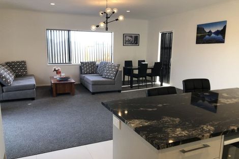 Photo of property in 26 Waitemata Drive, One Tree Point, 0118