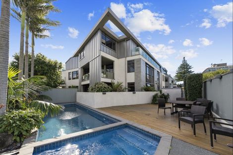 Photo of property in 10/48 Marine Parade, Mount Maunganui, 3116
