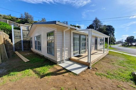 Photo of property in 62 Seaview Road, Marfell, New Plymouth, 4310