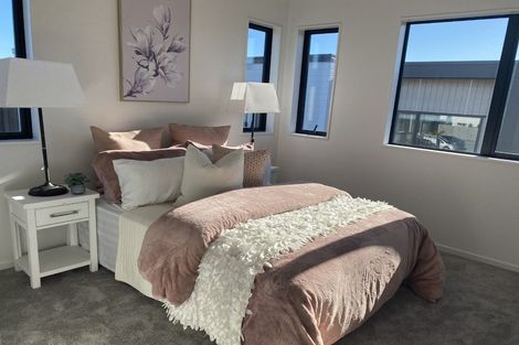 Photo of property in 25 Paetai Lane, Te Atatu Peninsula, 0610