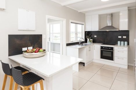 Photo of property in 28 Howe Street, Howick, Auckland, 2014