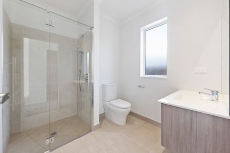 Photo of property in 9 Church Street, Winton, 9720