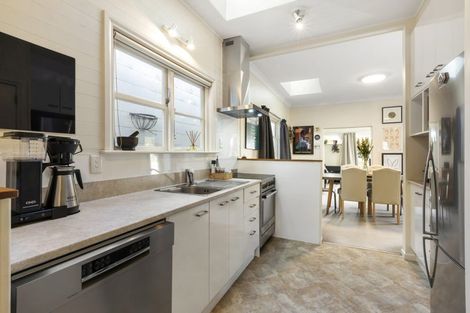 Photo of property in 41 Burma Road, Khandallah, Wellington, 6035