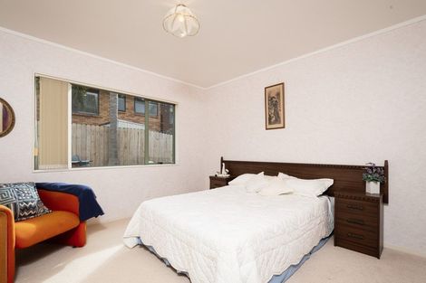 Photo of property in 28 San Bernadino Drive, Henderson, Auckland, 0612