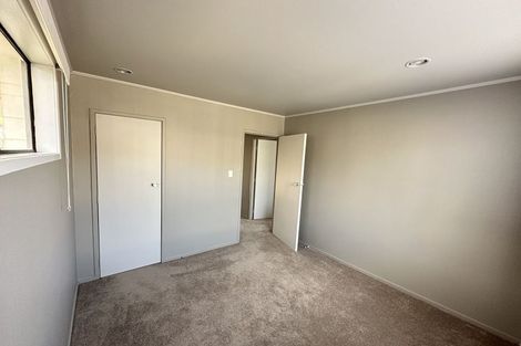 Photo of property in 10 Granville Drive, Massey, Auckland, 0614