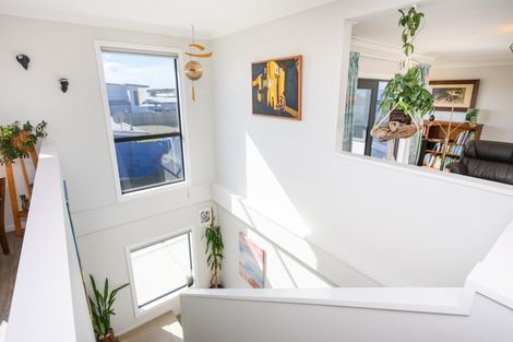 Photo of property in 17 Marine Parade South, Foxton Beach, Foxton, 4815