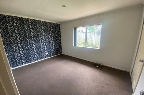 Photo of property in 17 De Havilland Drive, Goodwood Heights, Auckland, 2105