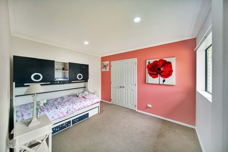 Photo of property in 8 Lamia Place, The Gardens, Auckland, 2105