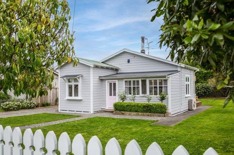 Photo of property in 30 Augustus Street, Carterton, 5713