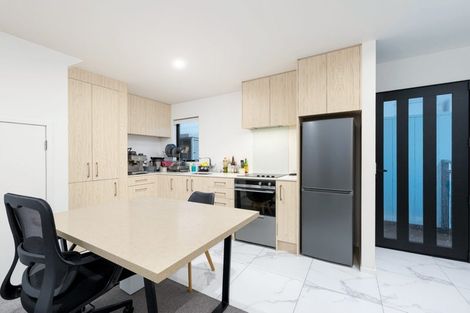 Photo of property in 1/21 Karamu Street, Te Atatu Peninsula, Auckland, 0610