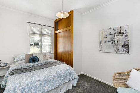 Photo of property in 29 Palm Avenue, Lyall Bay, Wellington, 6022