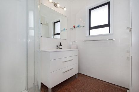 Photo of property in 9 Commins Road, Onerahi, Whangarei, 0110