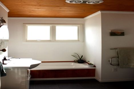 Photo of property in 144 Queen Street, Westport, 7825